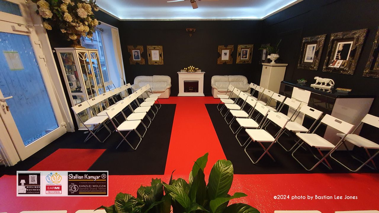 Berlin  Büros auf Zeit BERLINER BUSINESS WOHNZIMMER image 12