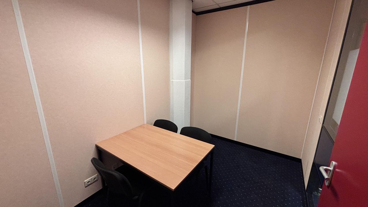 Hengelo  Meeting room Spreekkamer 038 image 2