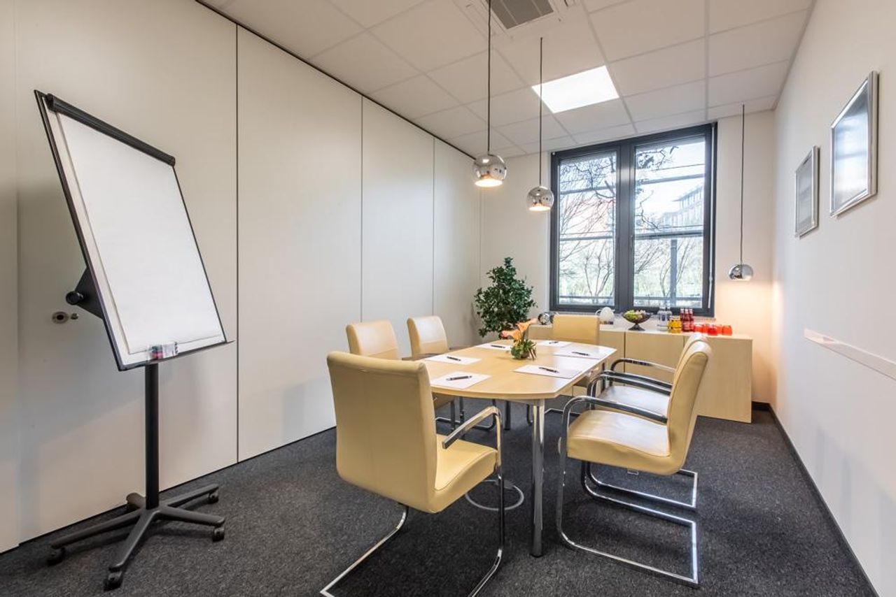 München Kreatives Meeting Coworking Space ecosHOT DESK bis FIX DESK- ruhig, cool, professionell image 9