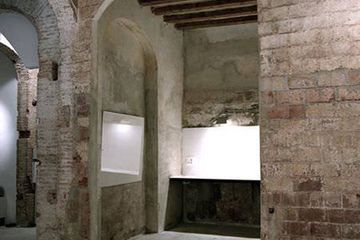 Barcelona corporate event spaces Historic venue Big and antique space image 4