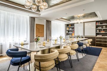 Zürich Meetingraum Library image 1