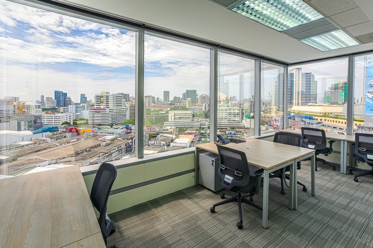 Rest of the World training rooms Coworking space Siam Tower image 9