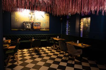 Berlijn  Bar Golden Hour Bar image 1