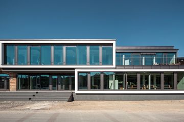 Rest of the World conference rooms Coworking space Coworking-M1 / Meetingroom-S image 7