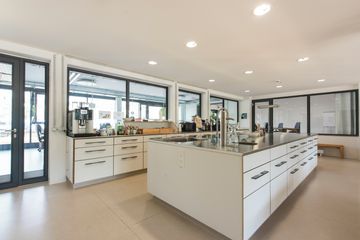 Rest van de wereld workshop spaces Coworking ruimte Coworking-M1 / Warehouse South image 3