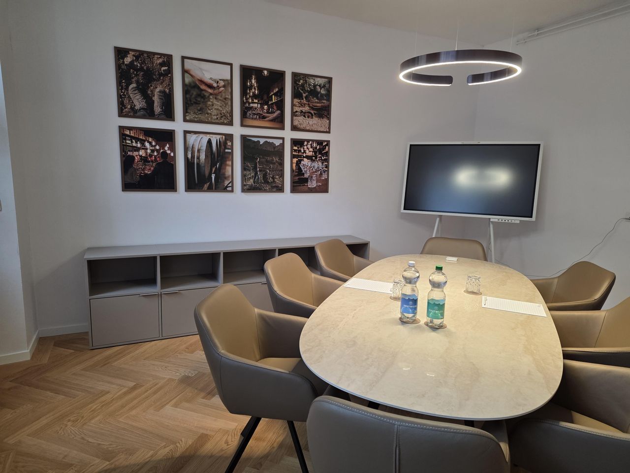 Rest of the World  Meeting room Atelier image 3