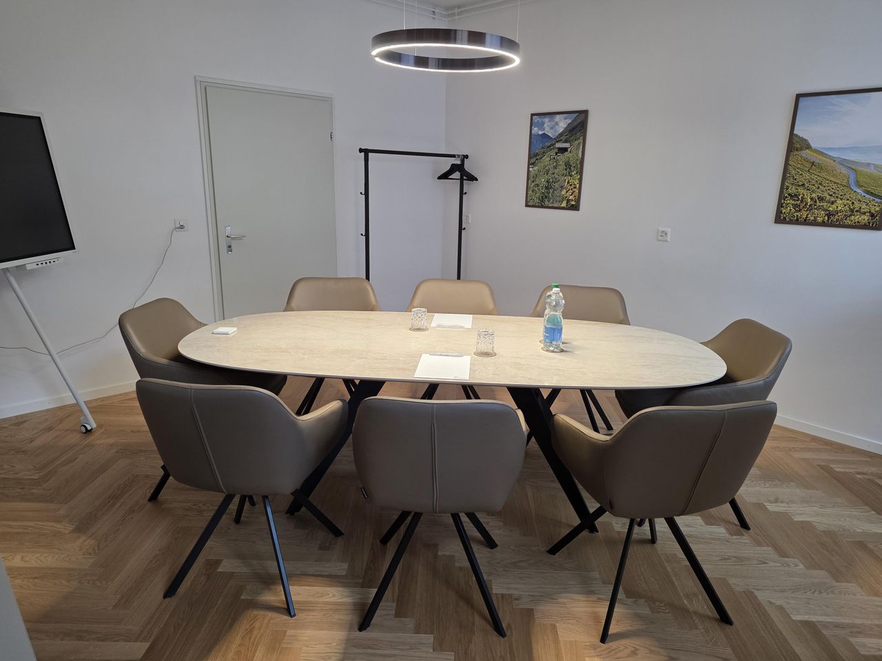 Rest of the World  Meeting room Atelier image 6