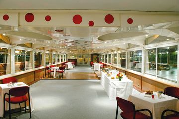 Parijs corporate event spaces Boot Amazing Space image 1