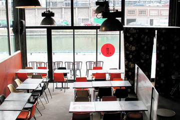 Paris corporate event spaces Restaurant Point Éphémère - Le Restaurant image 11