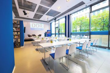 Berlin seminar rooms Meeting room Meeting room image 1