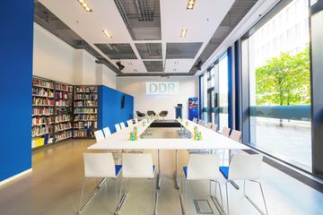 Berlin seminar rooms Meeting room Meeting room image 2