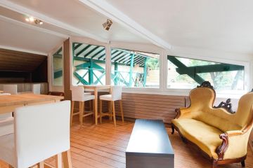 Paris corporate event spaces Meeting room La Cabane image 5