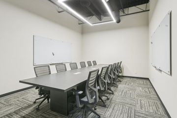 Rest of the World Meeting room 12-Person Boardroom image 0