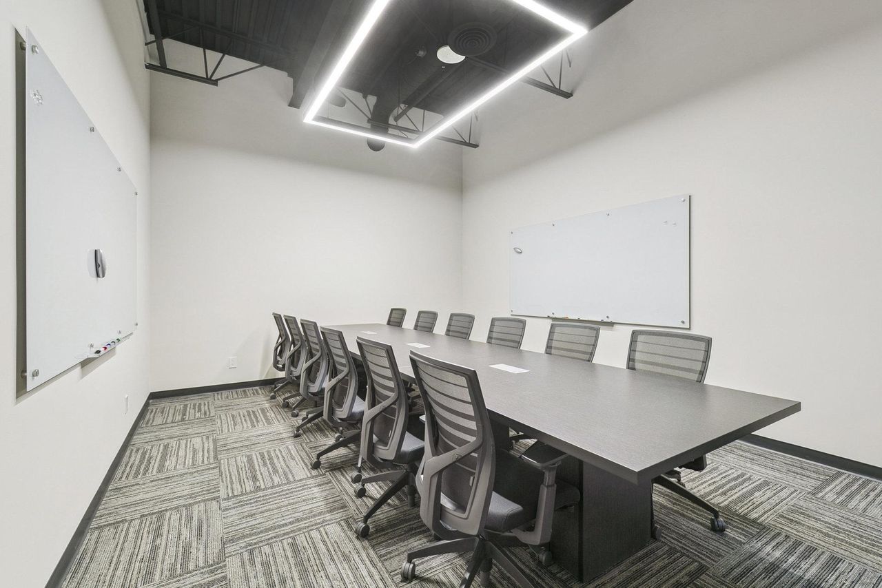Rest of the World  Meeting room 12-Person Boardroom image 5