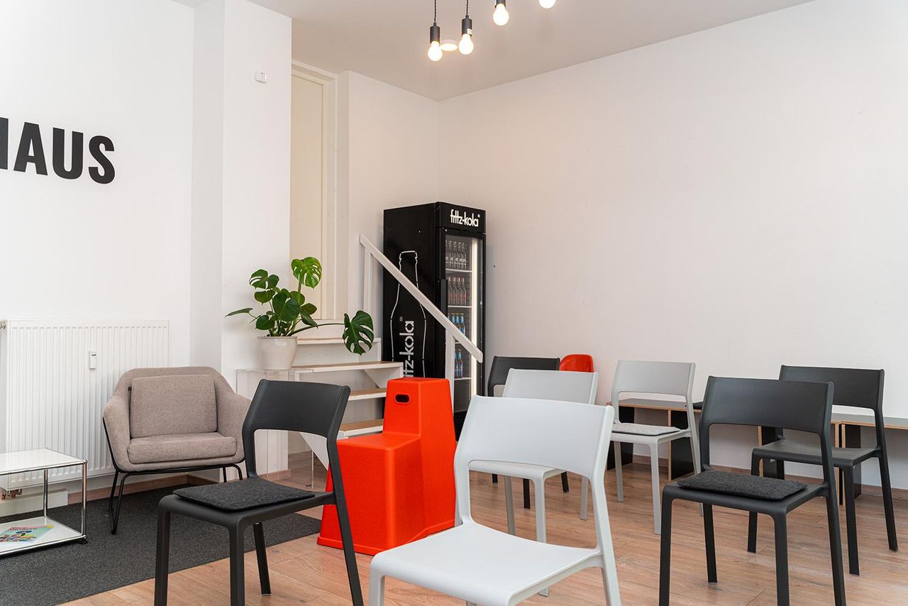 Leipzig  Workshop-Räume ÜBERSTUNDE KLUBHAUS image 9