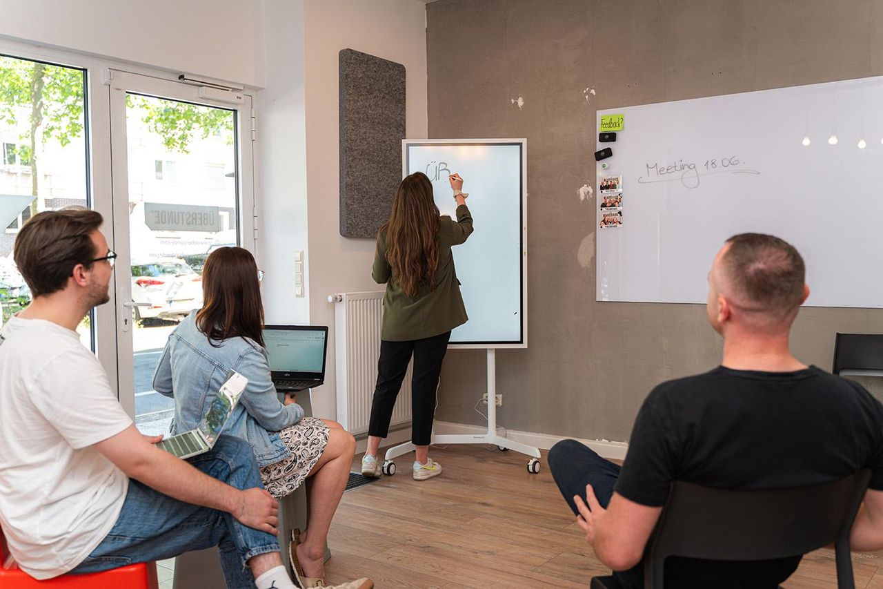 Leipzig  Workshop-Räume ÜBERSTUNDE KLUBHAUS image 12