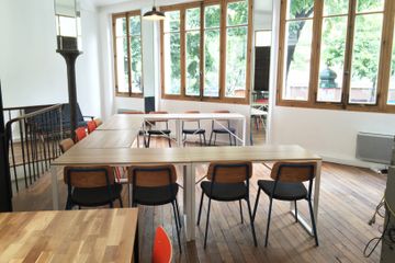 Paris workshop spaces Meeting room bright modern space image 0