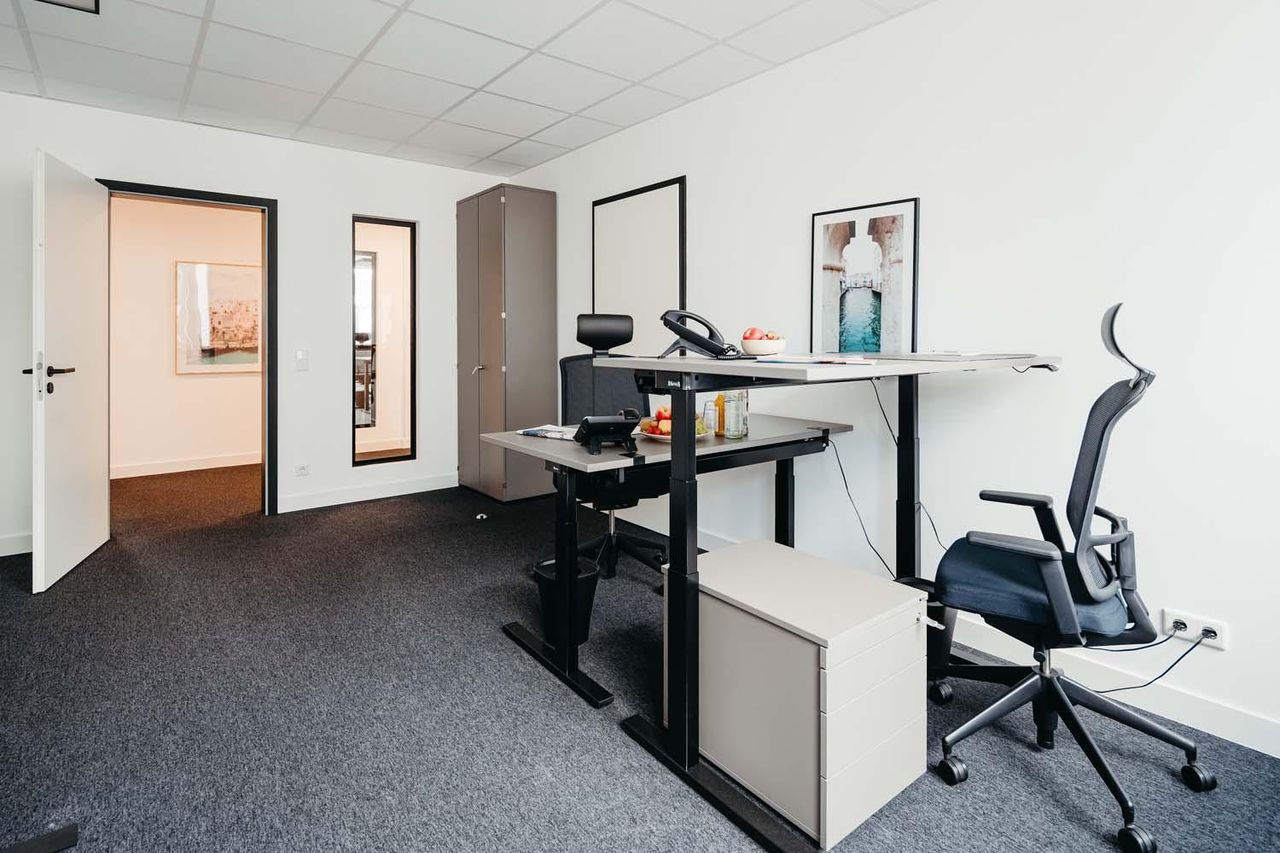 Cologne   Tagesbüro image 1