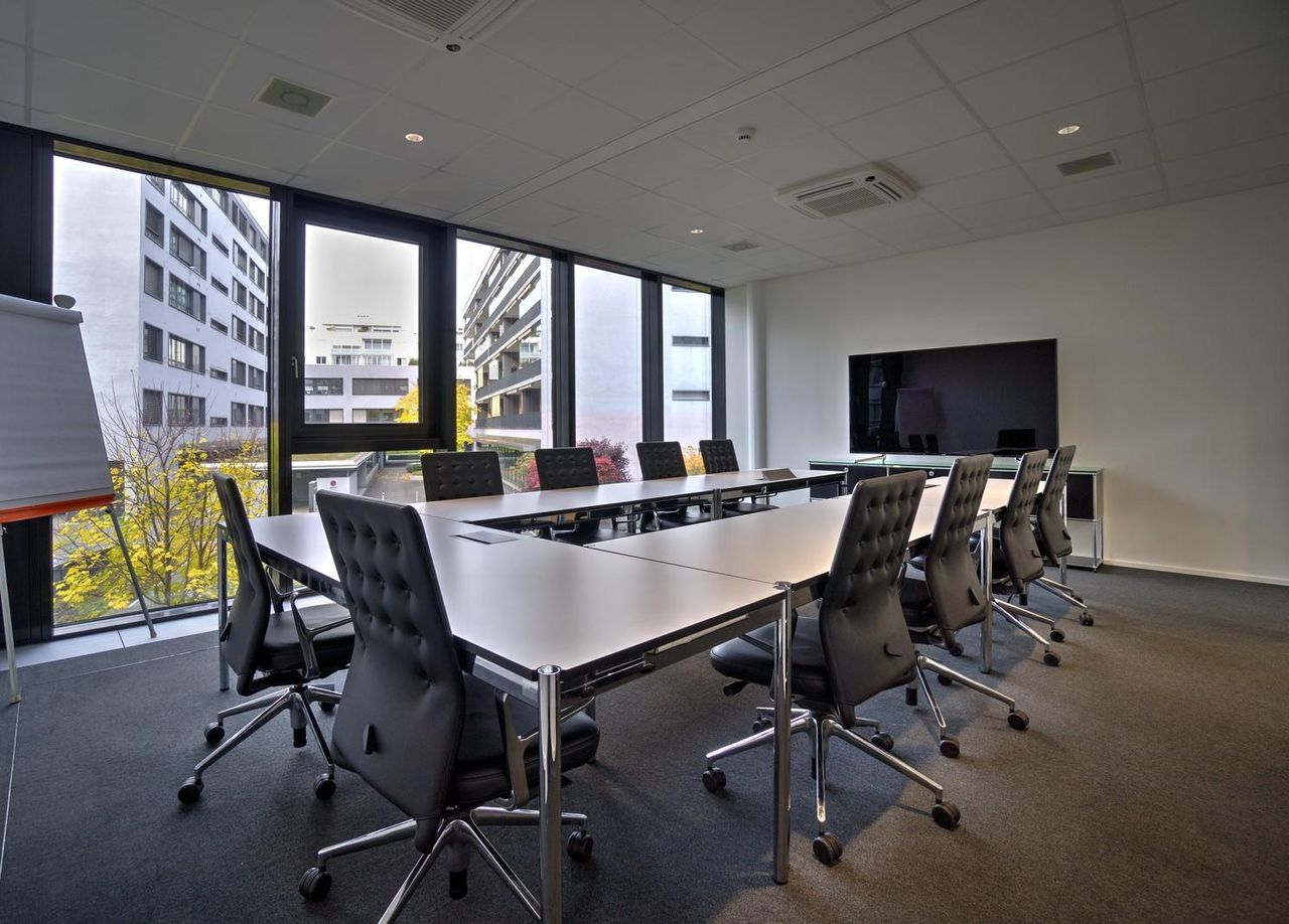 Rest of the World training rooms Meeting room Business Center image 4