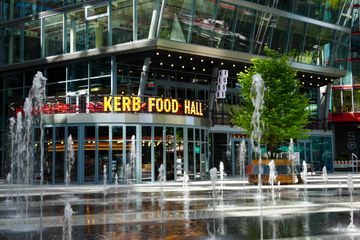Berlin Dachterrasse Food Hall image 4