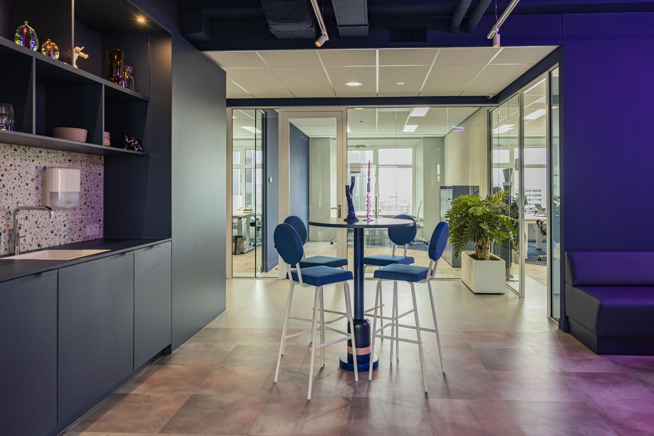 Rotterdam Coworking Business Center Office for a Day - Energy - 7.10 image 1