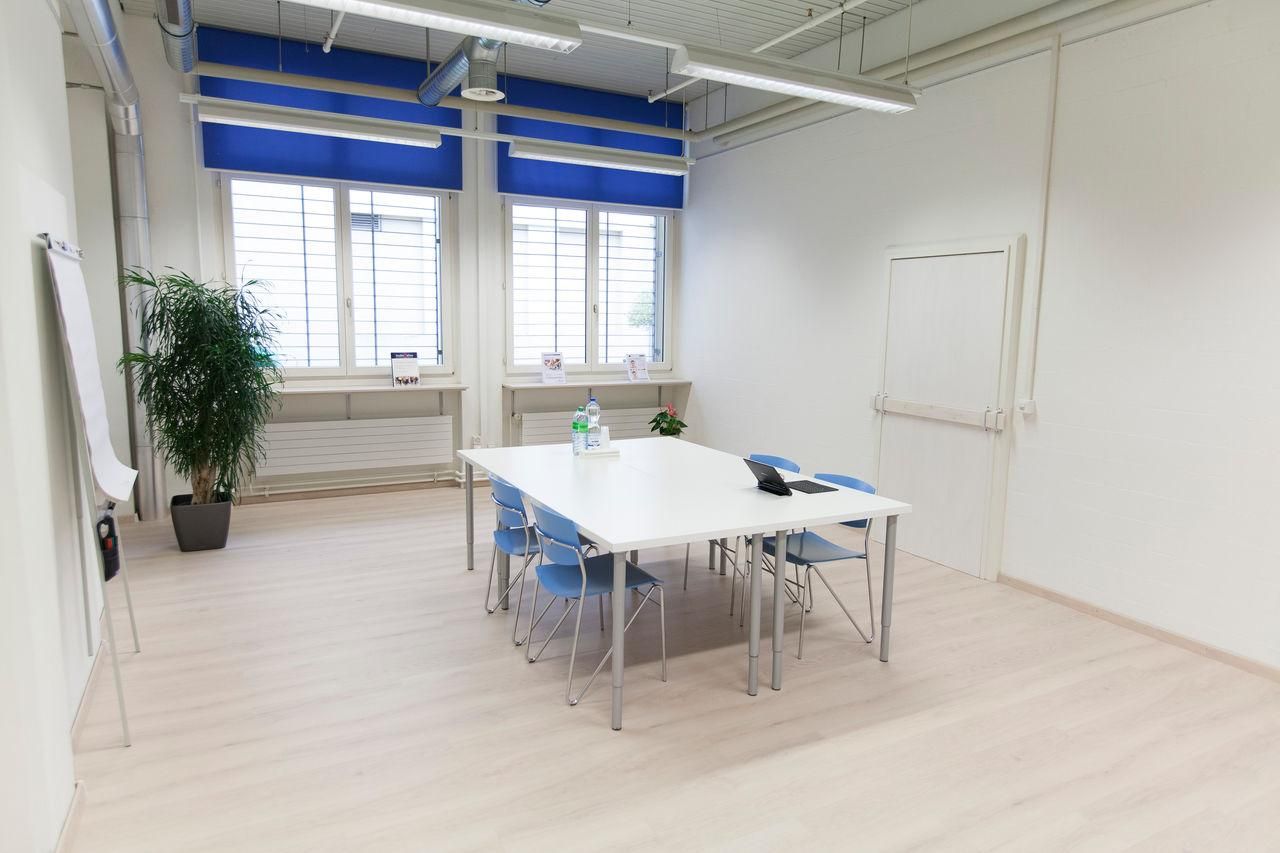 Rest der Welt Kundengespräch  West 2 image 1