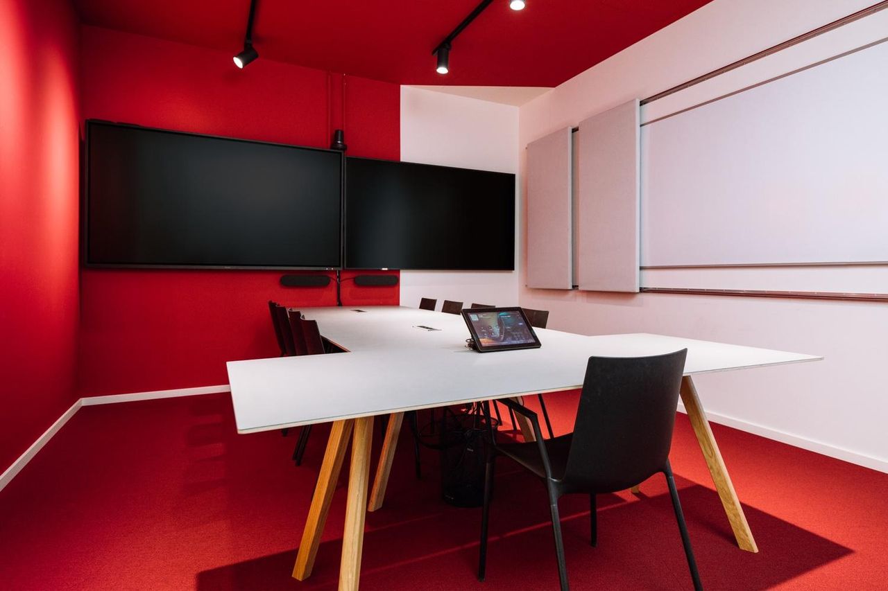 Dresden Kunden-Meeting Meetingraum Meeting Room BACKSTAGE image 3