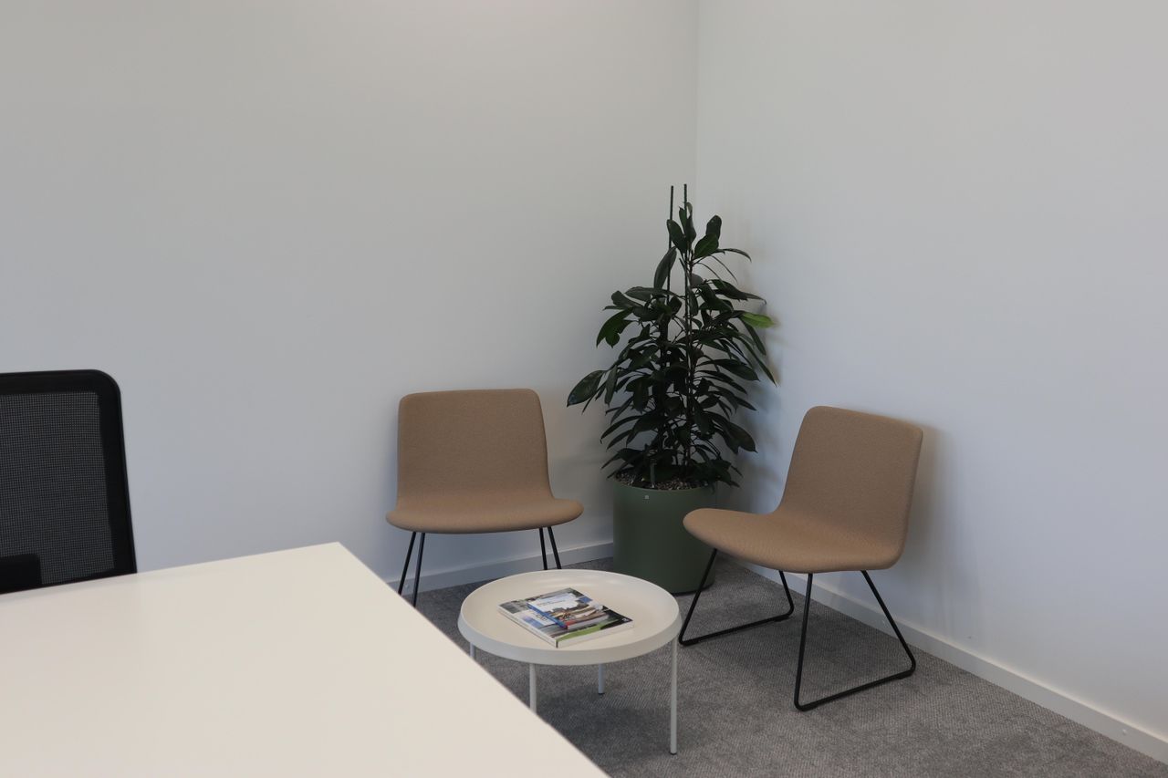 Hamburg  Meetingraum 8 Workstations Daily Office image 0