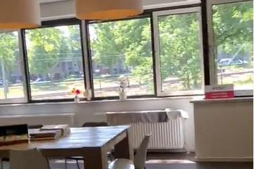 Apeldoorn Vergaderzalen Witte spreekkamer image 3