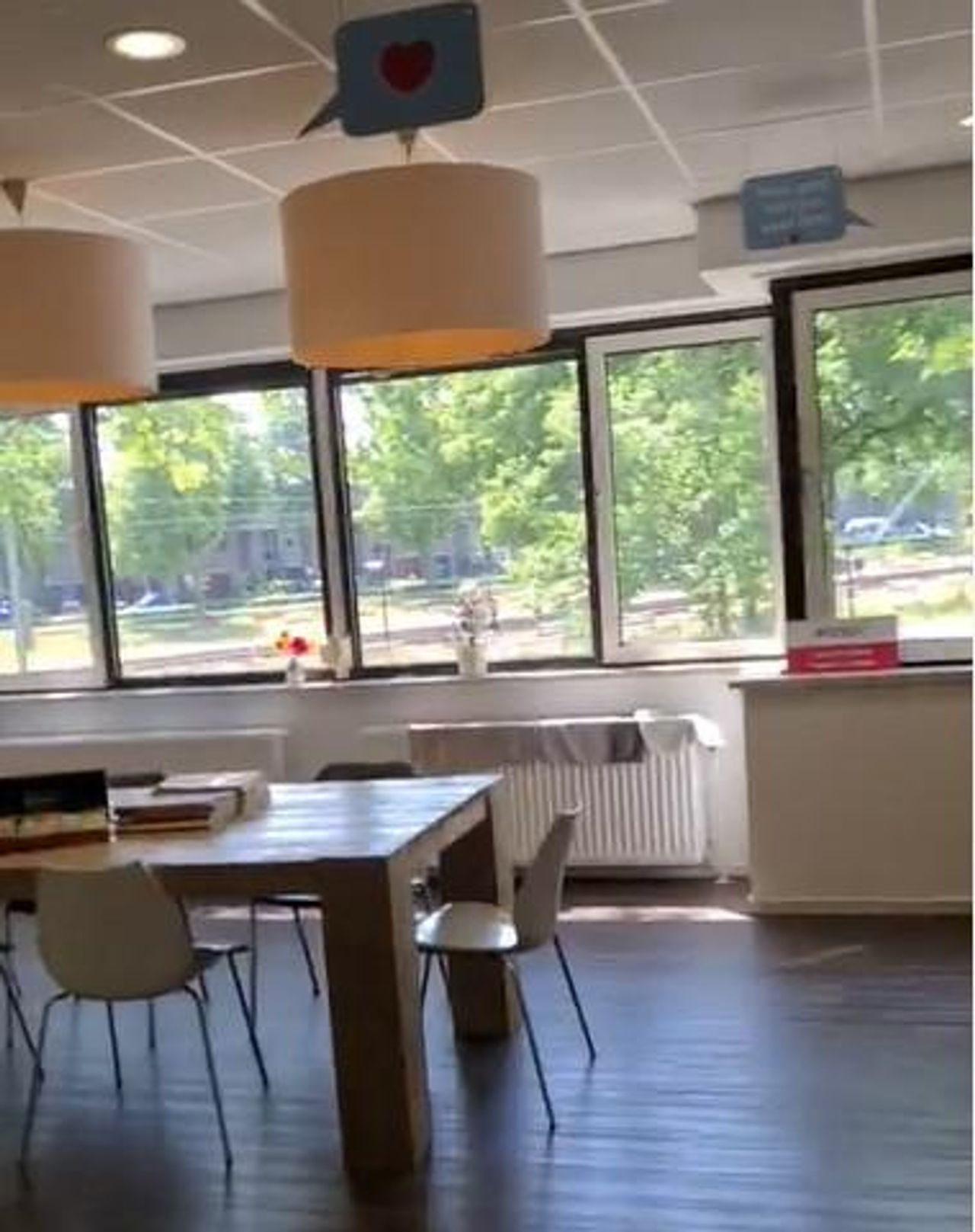 Apeldoorn  Vergaderzalen Witte spreekkamer image 3