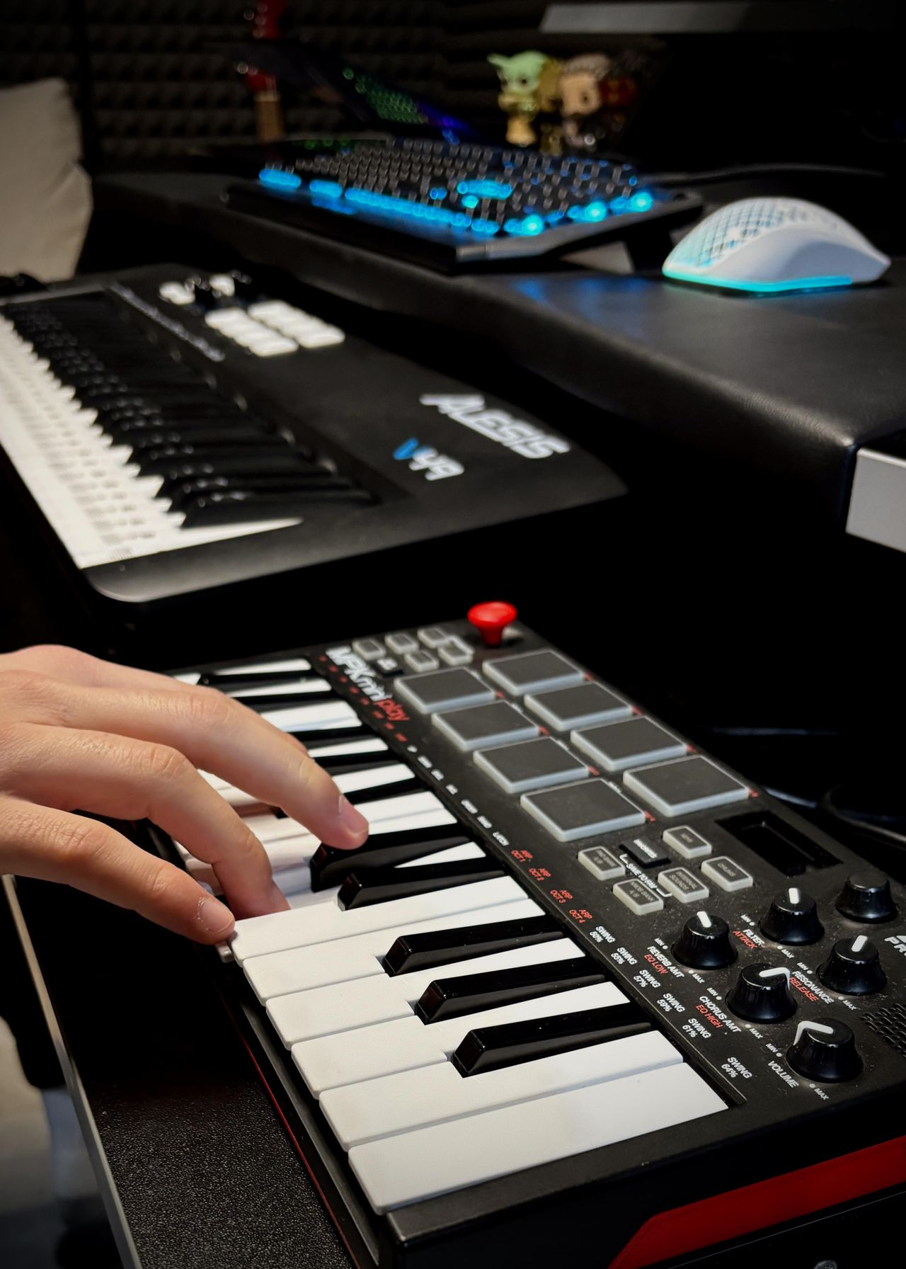 Rest of the World  Recording Studio T9C image 4