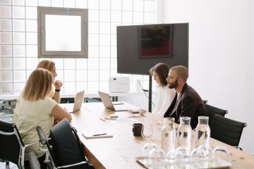 Boedapest Coworking spaces E | midi meeting | ground floor image 1