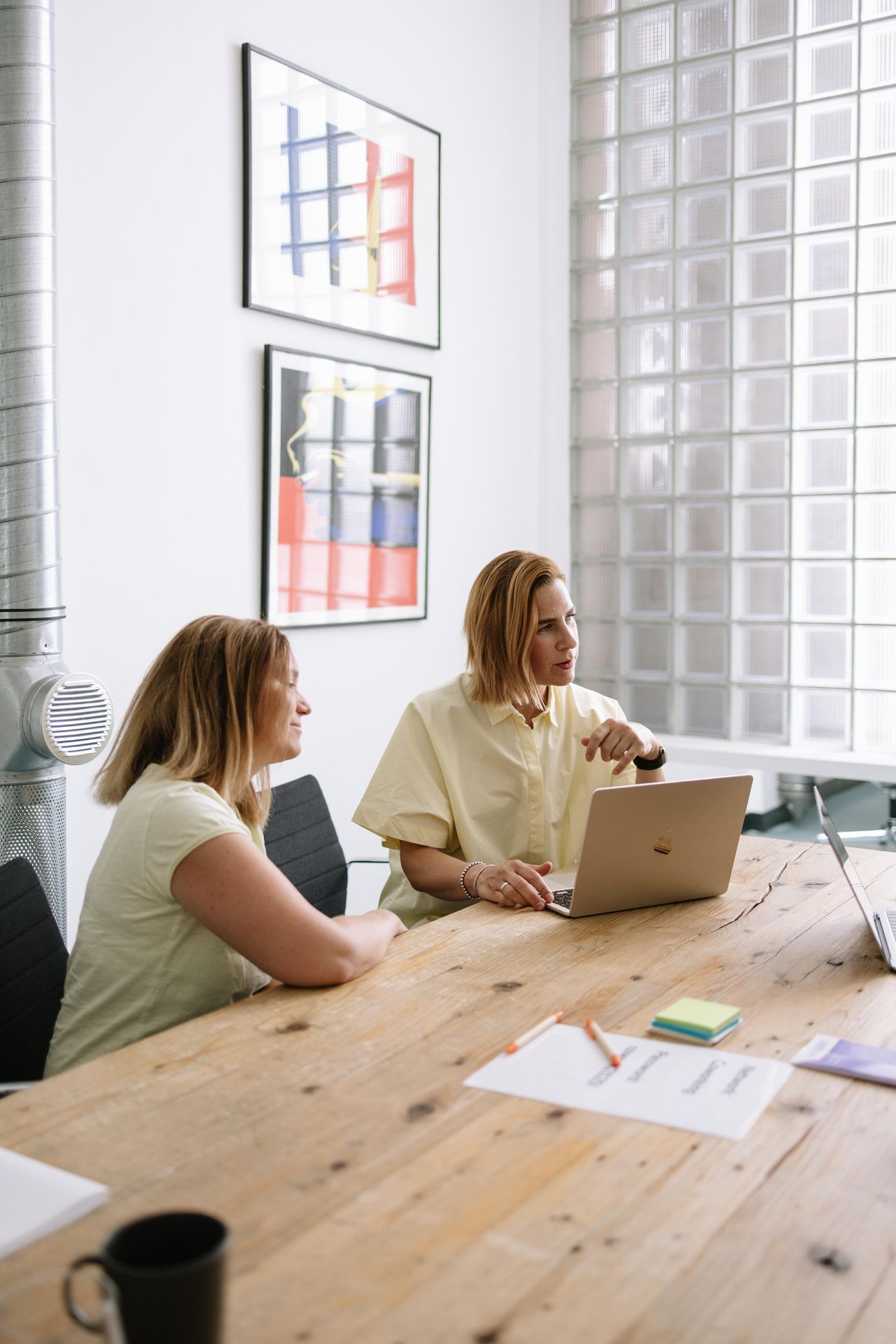 Budapest  Coworking spaces E | midi meeting | ground floor image 2