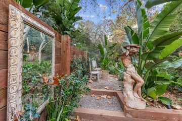 Los Angeles Dakterras Guest House image 3