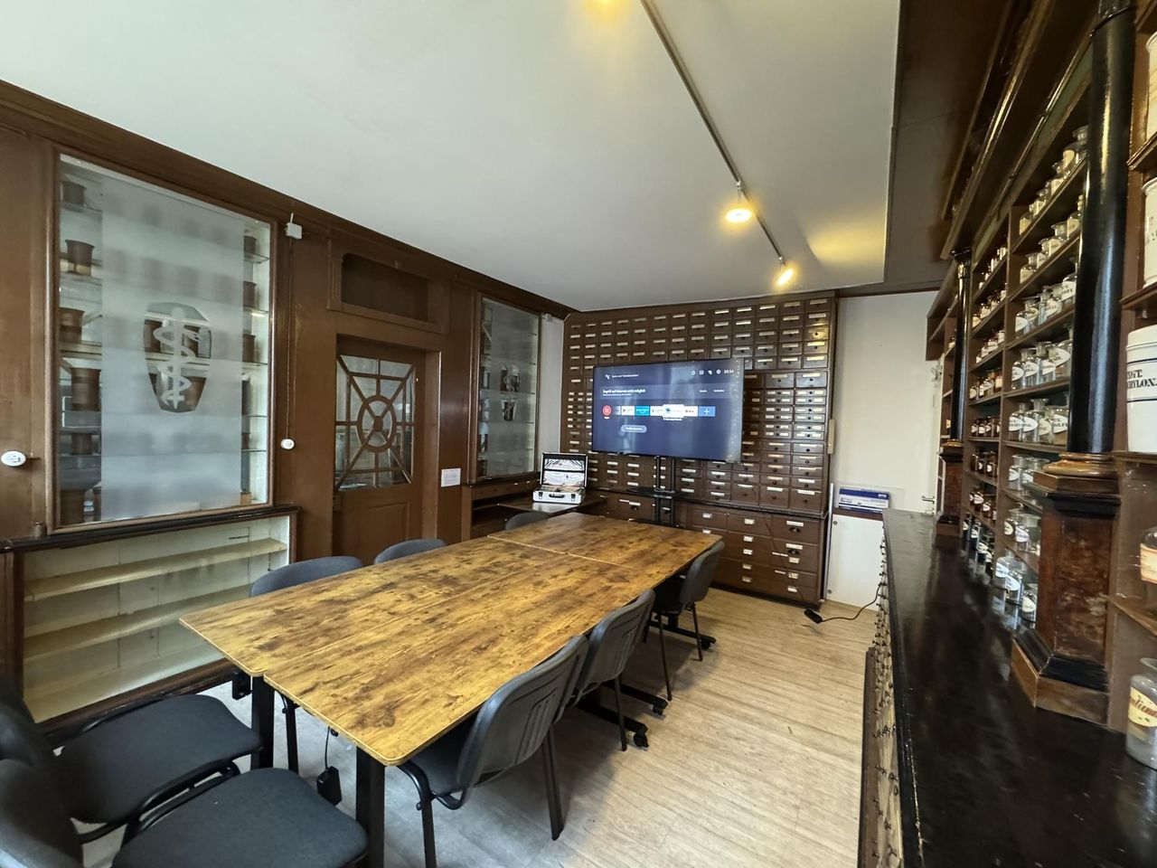 Rest van de wereld  Boardrooms Old Pharmacy image 6