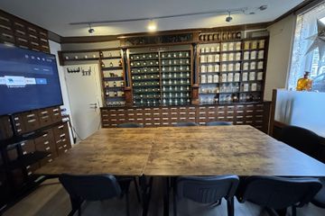 Rest van de wereld  Boardrooms Old Pharmacy image 2
