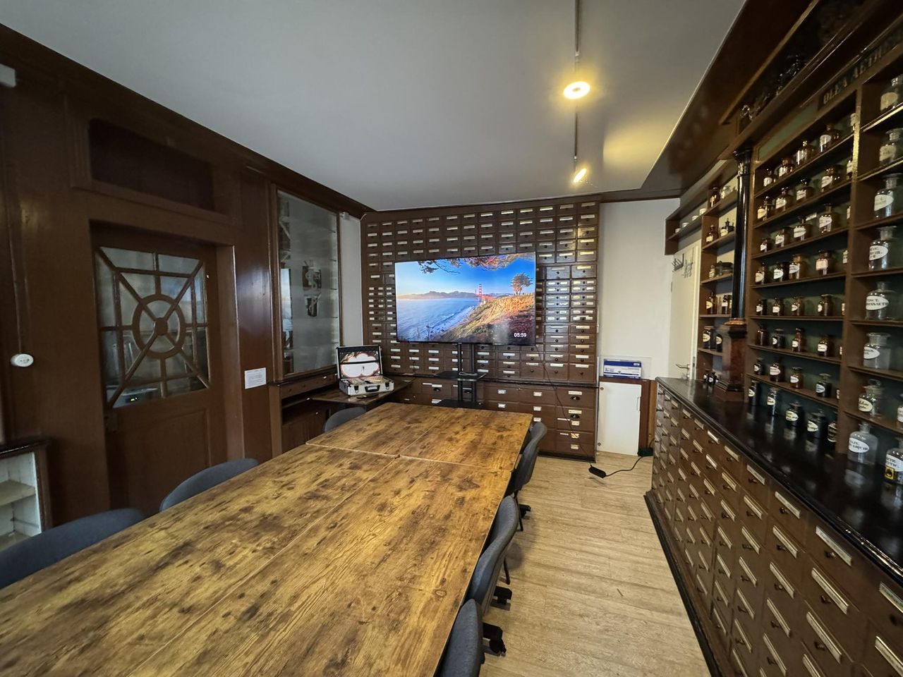Rest van de wereld  Boardrooms Old Pharmacy image 0