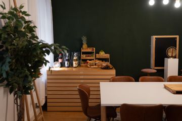 Stuttgart Boardroom Unser LEO - Meetingraum zum Wohlfühlen für bis zu 12 Personen image 6