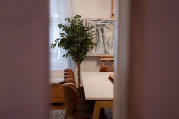 Stuttgart  Boardroom Unser LEO - Meetingraum zum Wohlfühlen für bis zu 12 Personen image 7