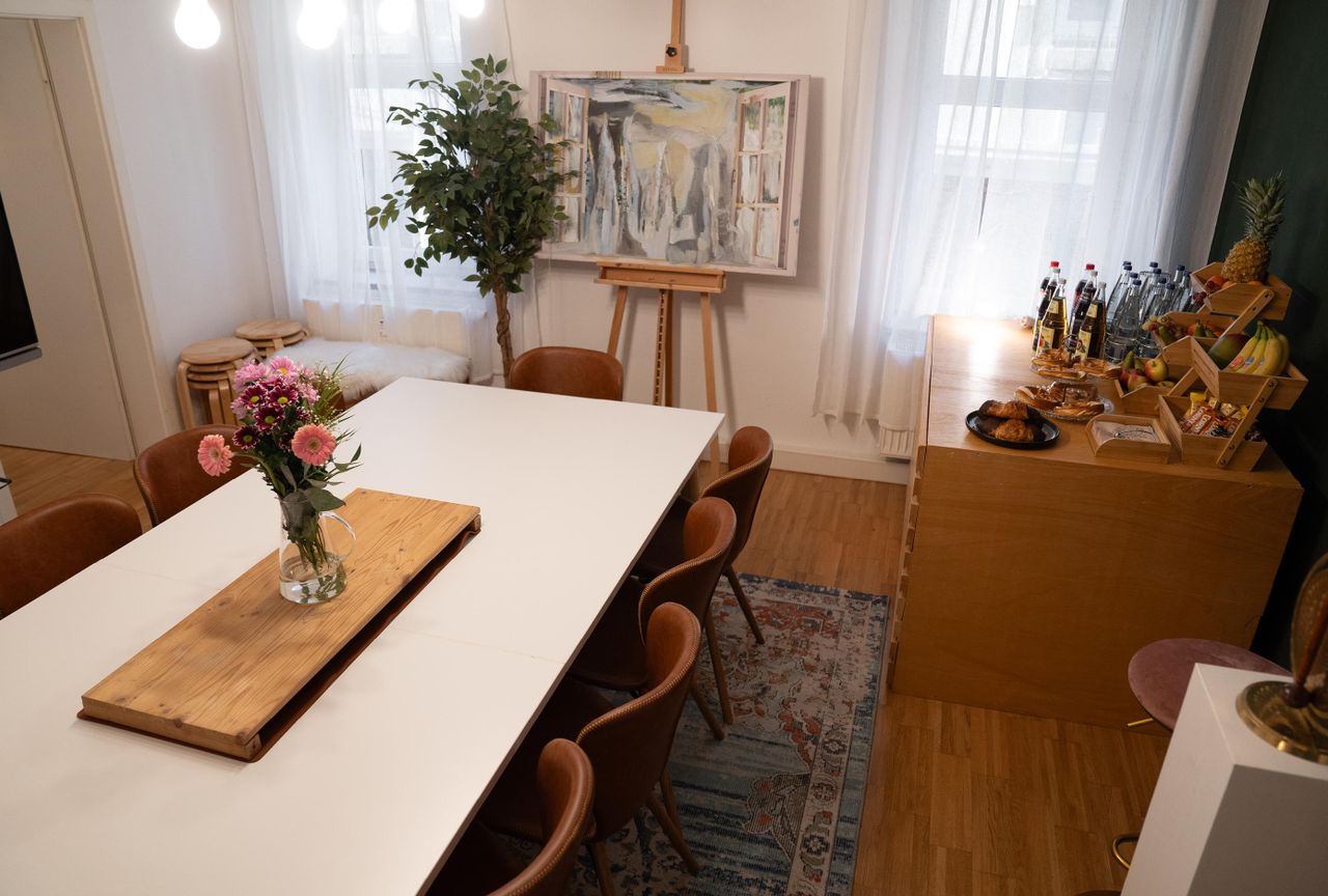 Stuttgart  Boardroom Unser LEO - Meetingraum zum Wohlfühlen für bis zu 12 Personen image 11