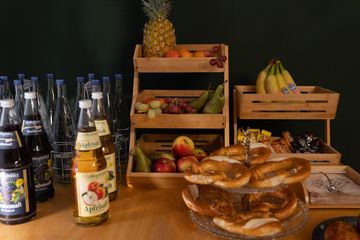 Stuttgart Boardroom Unser LEO - Meetingraum zum Wohlfühlen für bis zu 12 Personen image 4