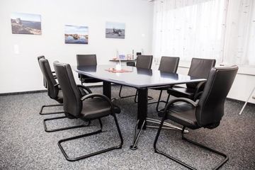 Rest der Welt Kundengespräch  CEO Board Room image 1