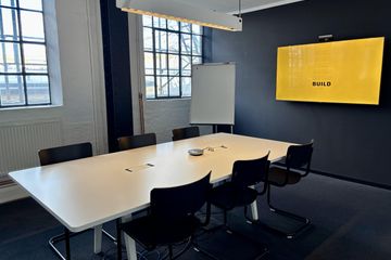Hamburg Corporate event space AI Build Club - Boardroom image 5