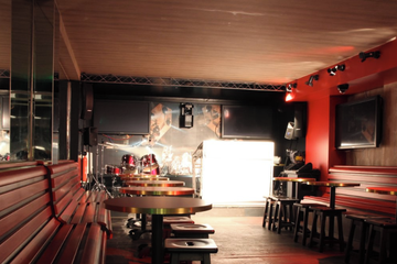 Parijs corporate event spaces Restaurant James Hetfeeld's Pub image 11