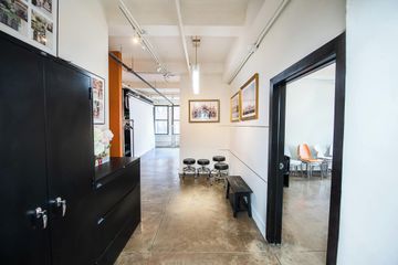 NYC training rooms Fotostudio Studio 1418 with a Skyline View image 2