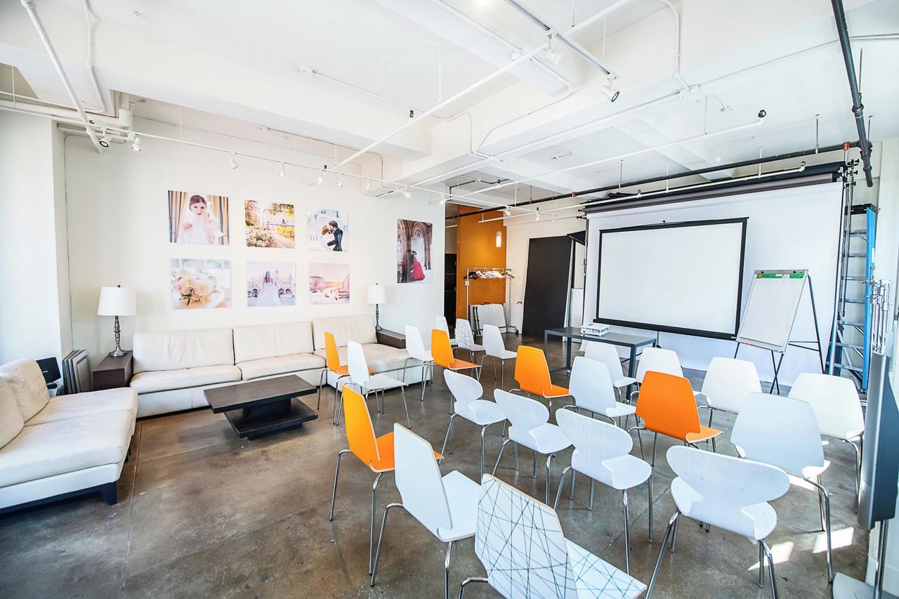 NYC training rooms Fotostudio Studio 1418 with a Skyline View image 7