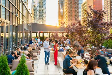 NYC corporate event spaces Rooftop Social Drink & Food image 2