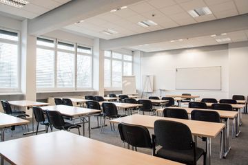 Berlijn seminar rooms klaslokaal meeting and workshop space - Gregor image 13