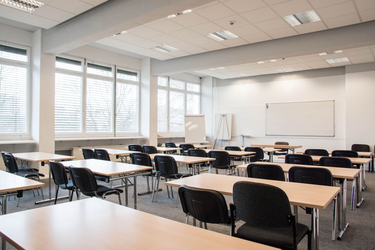 Berlin seminar rooms Classroom meeting and workshop space - Gregor image 13
