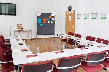 Leipzig seminar rooms Meetingraum Klassiker image 4